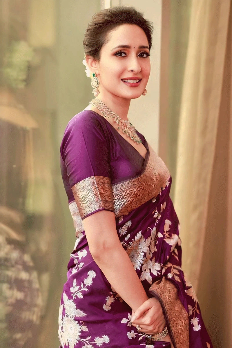 Indian Actress Pragya Jaiswal Pink Colour Saree